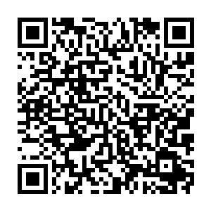 先看到的是自己的身上被一层层的金黄色绳索包裹的严严实实浮在半空之中二维码生成