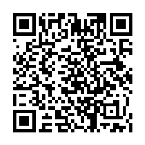 光之巨人的周身瞬间暴突出无数犬牙交错的光刺二维码生成