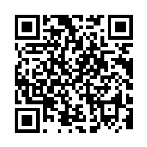 光洁裸露的双臂横放在两侧的浴桶边缘二维码生成