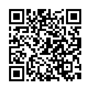 公路上不少路过的车辆虽然都注意到这一幕二维码生成