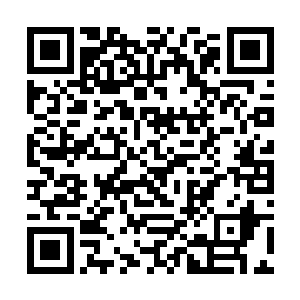 六辆皮卡车第一时间就回到了那片河边桥头的街区里二维码生成