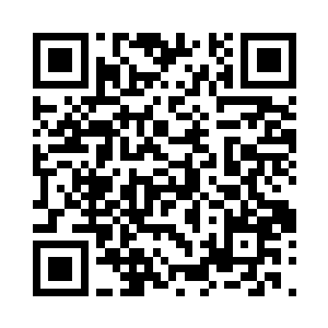 兰博身处的机甲人腹部传出沉闷的声音二维码生成