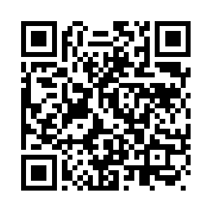 关淑南和林琳并肩走在春山的街上二维码生成