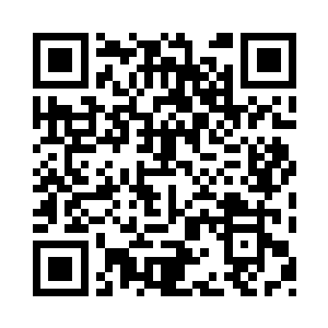 其中一个盗墓贼在老头儿耳边低语了几句二维码生成