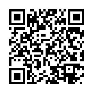 其中一位男生想来是见过这样的场面二维码生成