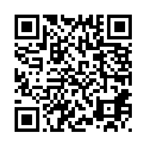 其中一名女子亮出一块玉碟给守卫二维码生成