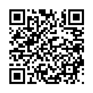 其余三人分别顺着三个不同的方向离开二维码生成