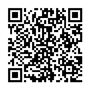 其实昨晚吴福荣便想趁这个当口为了李奇赶制几件像样的衣裳二维码生成