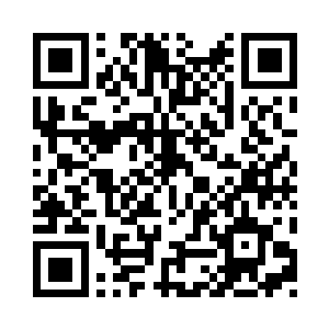 其庞大的身躯从半空中狠狠的砸在大地上二维码生成