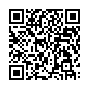 再加上低下的身子导致胸前峦峰垂下二维码生成