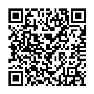 再就是特别喜欢矮子拿着大刀往天上跳去砍天使二维码生成