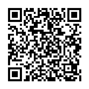 再次出现在距离他刚才的位置一米以外的地方了二维码生成