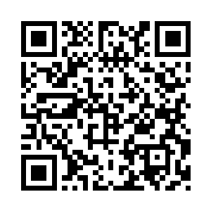 再用木炭在一张大桌子上画了十个格子二维码生成