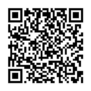 冰冷的声音从暗黑的夜空中传入夜染三人的耳中二维码生成
