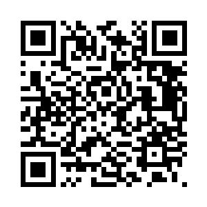 冷小野一眼就看到他高高支起的帐篷二维码生成