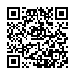 冷小野嘭得一声落入甲板上的喷水池二维码生成