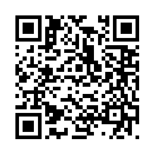 凌菲并没有察觉到他们的异样的情绪二维码生成