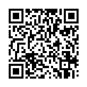 凌菲笑呵呵的坦然接受龙战的擦汗的亲密举动二维码生成