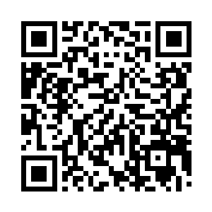 凝聚出了一柄横贯长空的五十丈巨型剑芒二维码生成