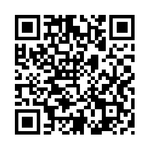 几个笼罩在黑色披风式样大斗篷内的身影二维码生成