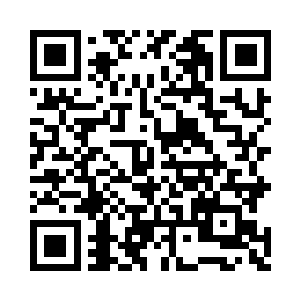 几只乌鸦正在无情地吃着一个中年人的腐肉二维码生成