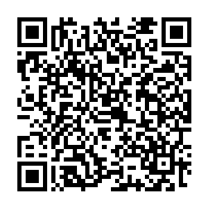 凤之遥神色复杂的望着最里面的那一间单独的牢房里闭目养神的男人二维码生成