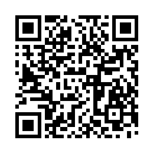 凤眼穴下方的劳宫穴中绽放出一道强烈的青光二维码生成