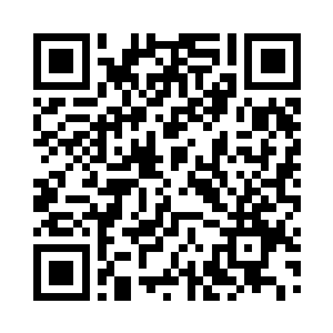 凹陷的巨坑让邵玄想起了当初蝙蝠山的天坑二维码生成