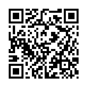 出了两个用小块薄钢板覆盖着的小方孔二维码生成