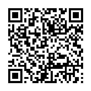 出水管道的上方被割开了一个直径一米多的大口子二维码生成