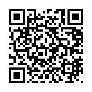 出现了一个披着棕色斗篷的矮小身影二维码生成