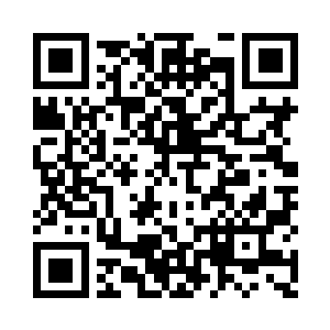 分明是一个得到了心爱玩具的小女孩二维码生成