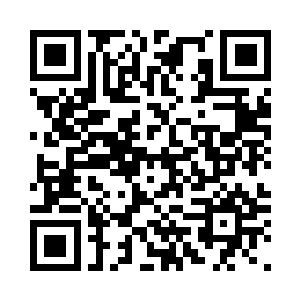 划出了一道明显的圆月弯刀般的弧线二维码生成