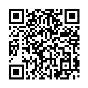 刘正杰的目光在关灿灿和穆昂的脸上来回看着二维码生成