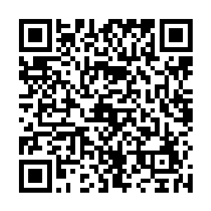 则在第一时间就注意到了舰队表面涂抹的奥创帝国旗帜二维码生成