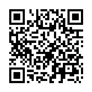 则是站着一位蒙面黑衣男子和一位老者二维码生成