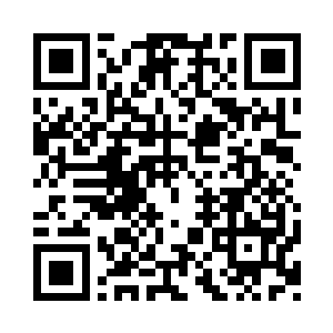 刚刚他只是轻轻触摸了一下她的耳垂而已二维码生成