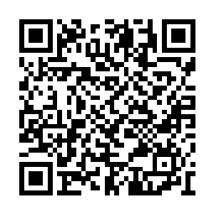 刚才爆炸产生的黑暗元素开始侵入他的身体之中二维码生成