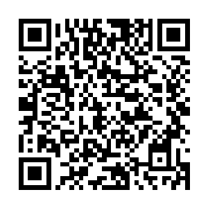 刚才被死死压制住的安莫尔士兵立即狂喊起站起来二维码生成