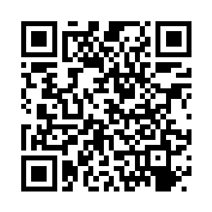 刚抬头看着镜子照着去而复返的面具女人二维码生成