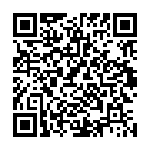 到墨西哥油田以五十万英镑买下的土地下面喷涌出来的石油二维码生成