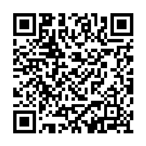 刺入了天空中那由玄黄之气所形成的厚厚云雾中二维码生成