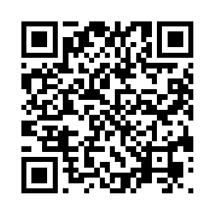 前面的那个人从自行车上直接飞下去的二维码生成