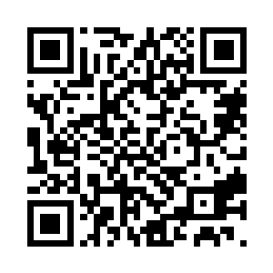 劈下的碎石被强风吹得翻滚着往上飞去二维码生成