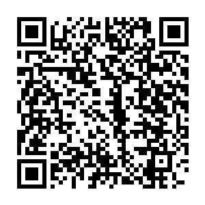 办公室里面的徐敏静也是心虚脸红的急忙将穿了一半的丝袜给套了上去二维码生成