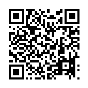 加百列面色平静地看着与他对峙的十二名黑影二维码生成