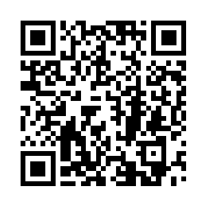 动作极为敏捷的躲到火堆另一边的巴克身后二维码生成