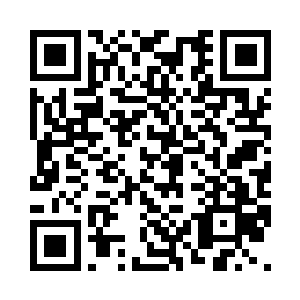 包括瞥向她的眼神似乎都在保持警惕二维码生成