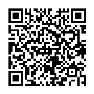 化作一道金色的巨钟虚影直接将杨戬两个人笼罩了起来二维码生成