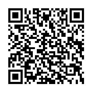 千夜在主楼门口遇到了刚处理完一天军务的宋虎二维码生成